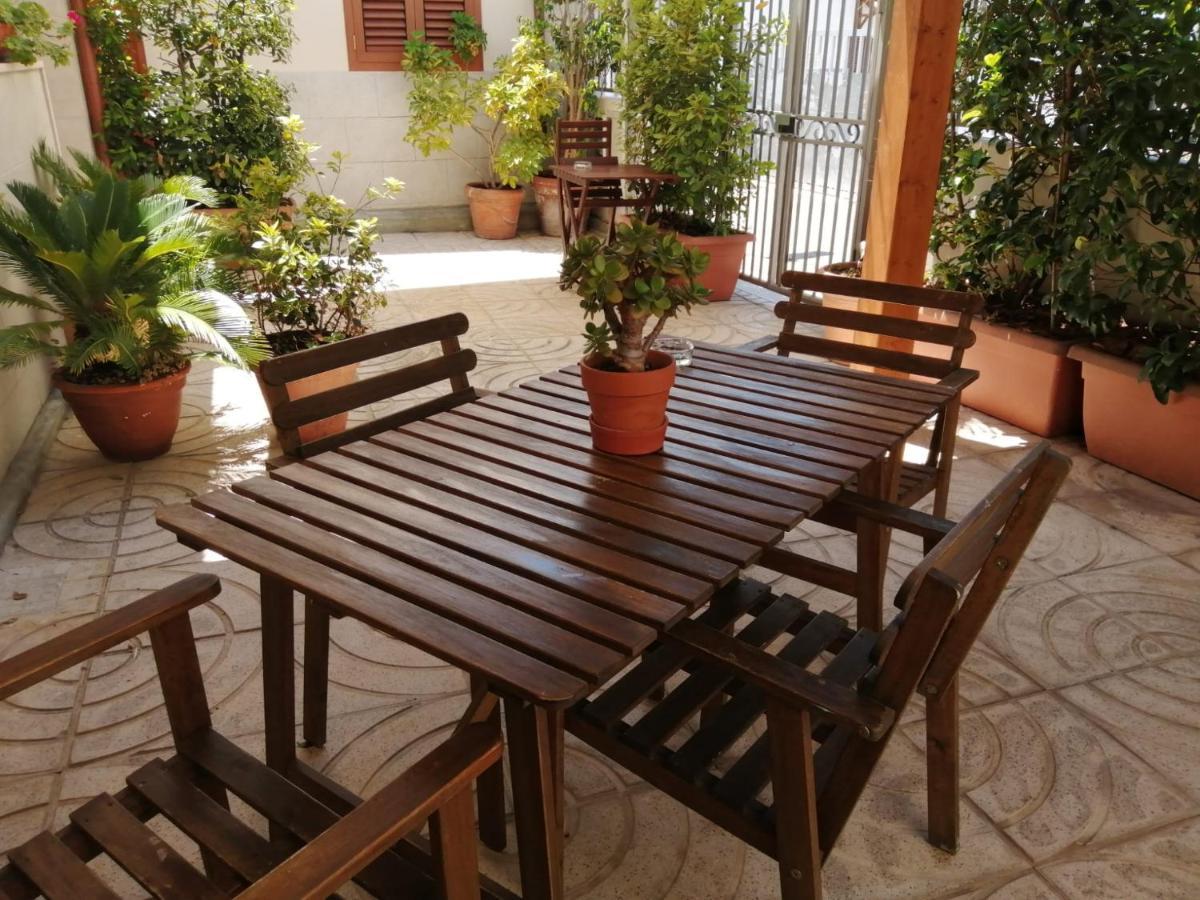 7 Contrade Acomodação com café da manhã Taranto Exterior foto